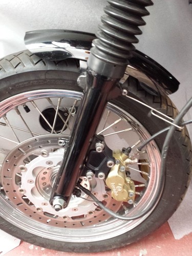 Triumph thruxton bonneville - &,
